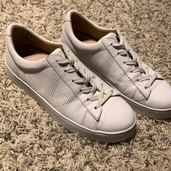 vionic honey sneaker white